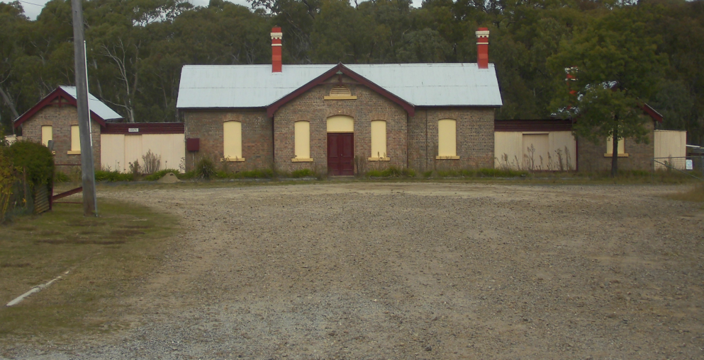 : Picture of the exterior of Capertee Railway station Entrance after refurbishment.